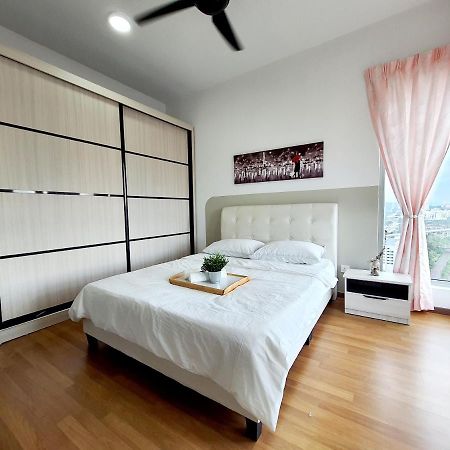 Residensi Flora Apartment เซอรีเคมบางัน ภายนอก รูปภาพ
