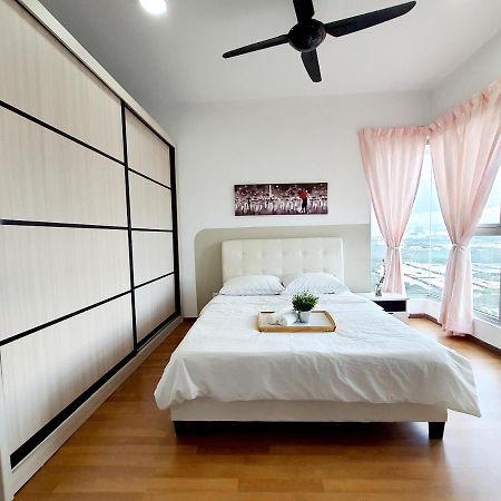 Residensi Flora Apartment เซอรีเคมบางัน ภายนอก รูปภาพ