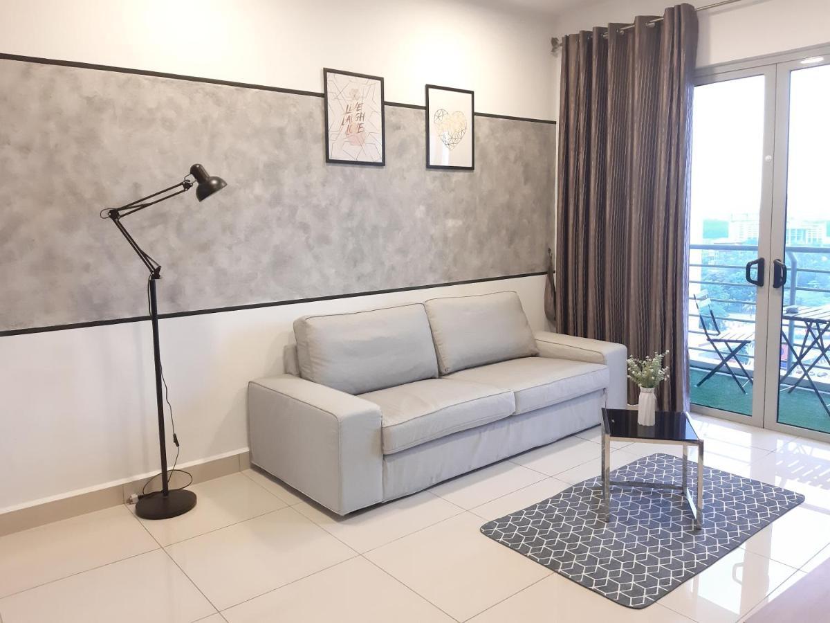 Residensi Flora Apartment เซอรีเคมบางัน ภายนอก รูปภาพ