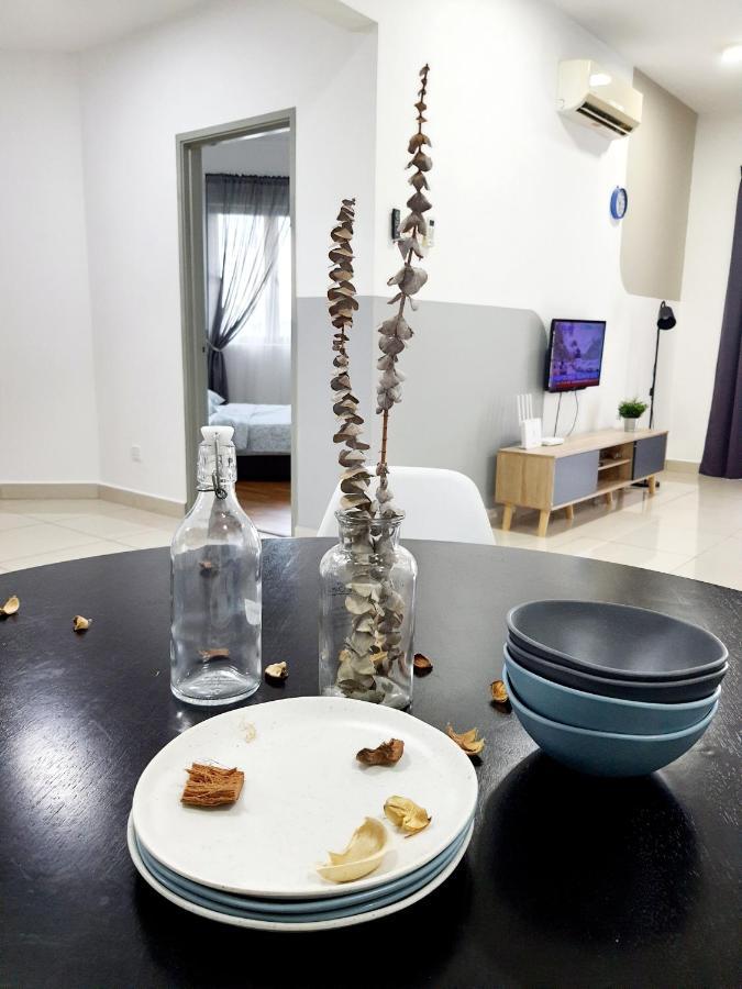 Residensi Flora Apartment เซอรีเคมบางัน ภายนอก รูปภาพ