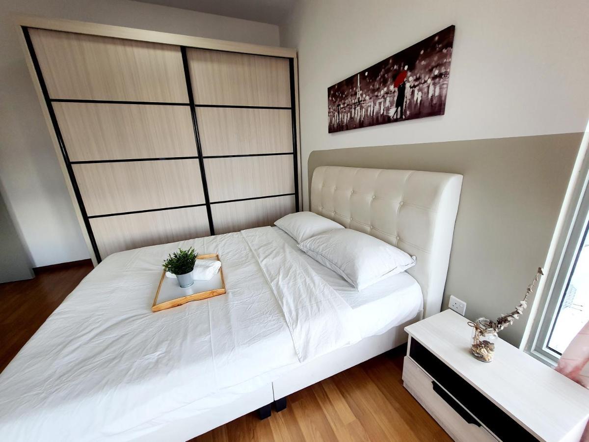 Residensi Flora Apartment เซอรีเคมบางัน ภายนอก รูปภาพ