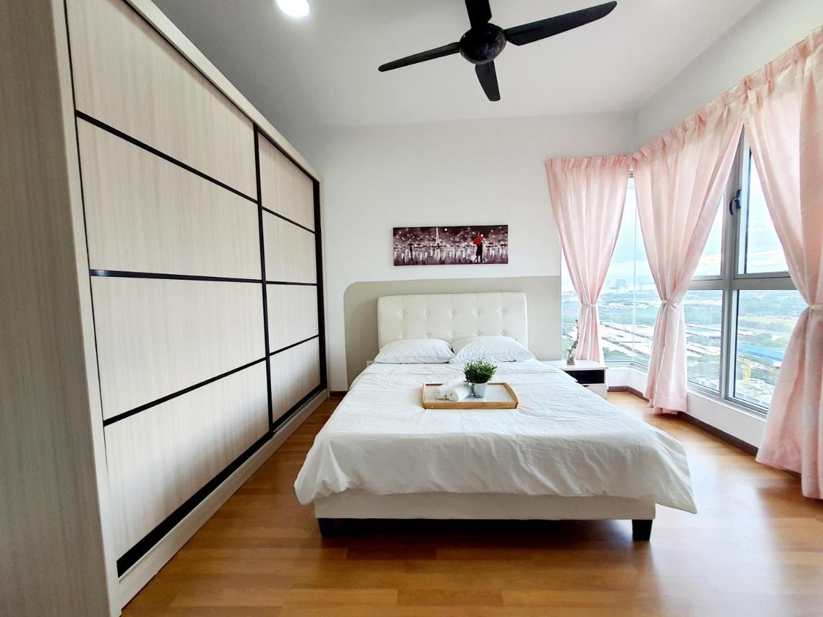 Residensi Flora Apartment เซอรีเคมบางัน ภายนอก รูปภาพ