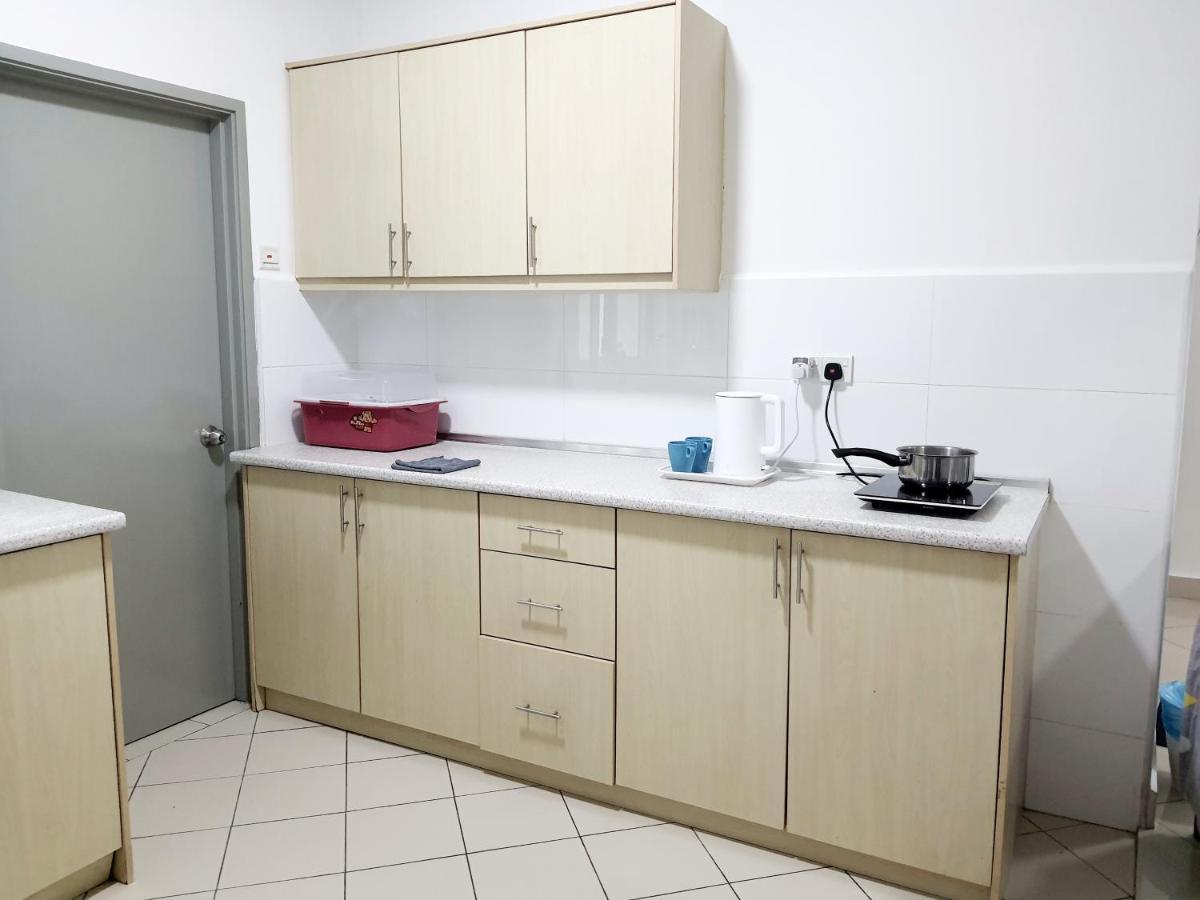 Residensi Flora Apartment เซอรีเคมบางัน ภายนอก รูปภาพ